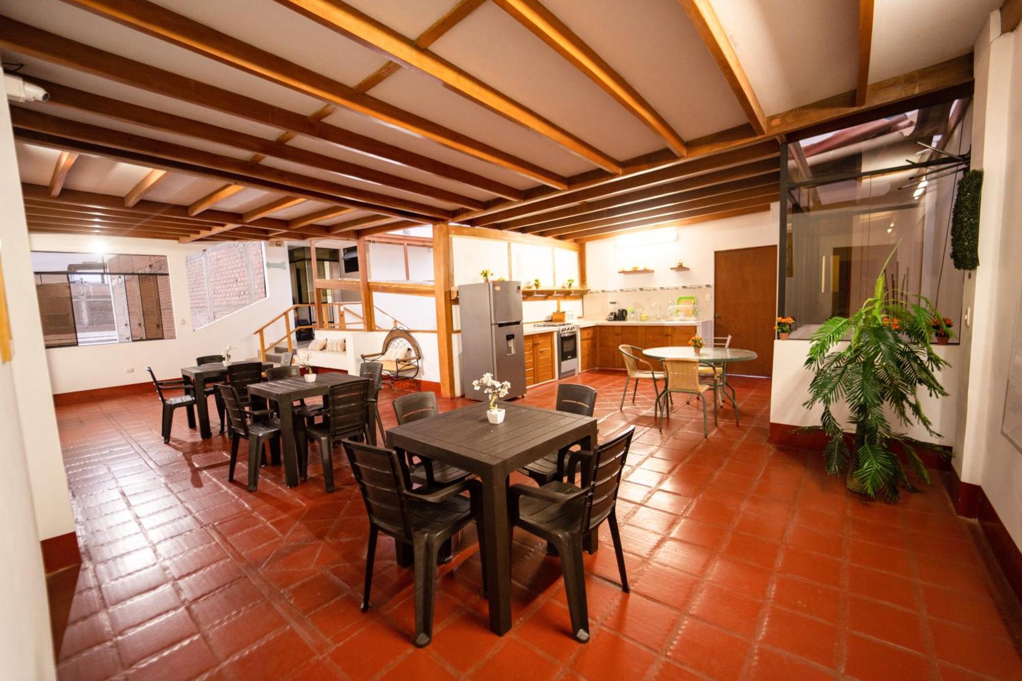 Hostal Los Balcones Nazca Esterno foto