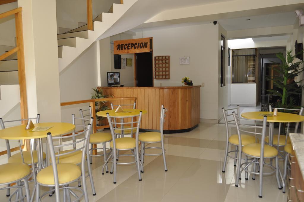 Hostal Los Balcones Nazca Esterno foto