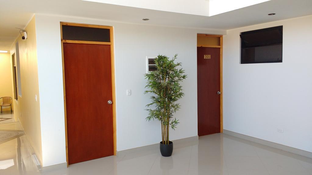 Hostal Los Balcones Nazca Esterno foto